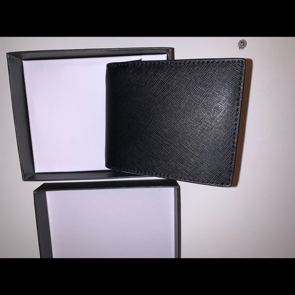 Black Michael Kors Wallet - Picture 1 of 7